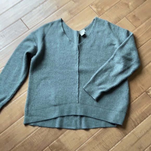 Woman’s sweater light green color